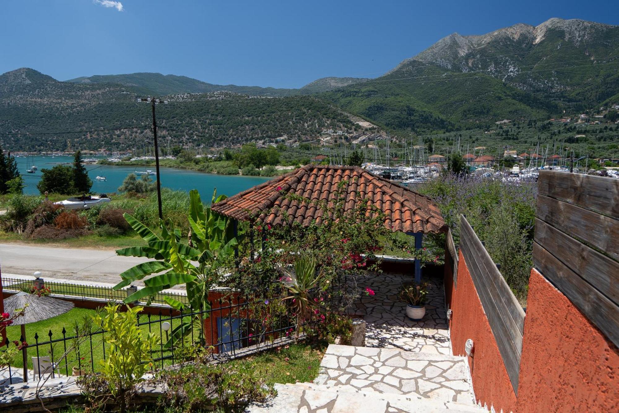 Vliho Bay Boutique Hotel Yénion Dış mekan fotoğraf