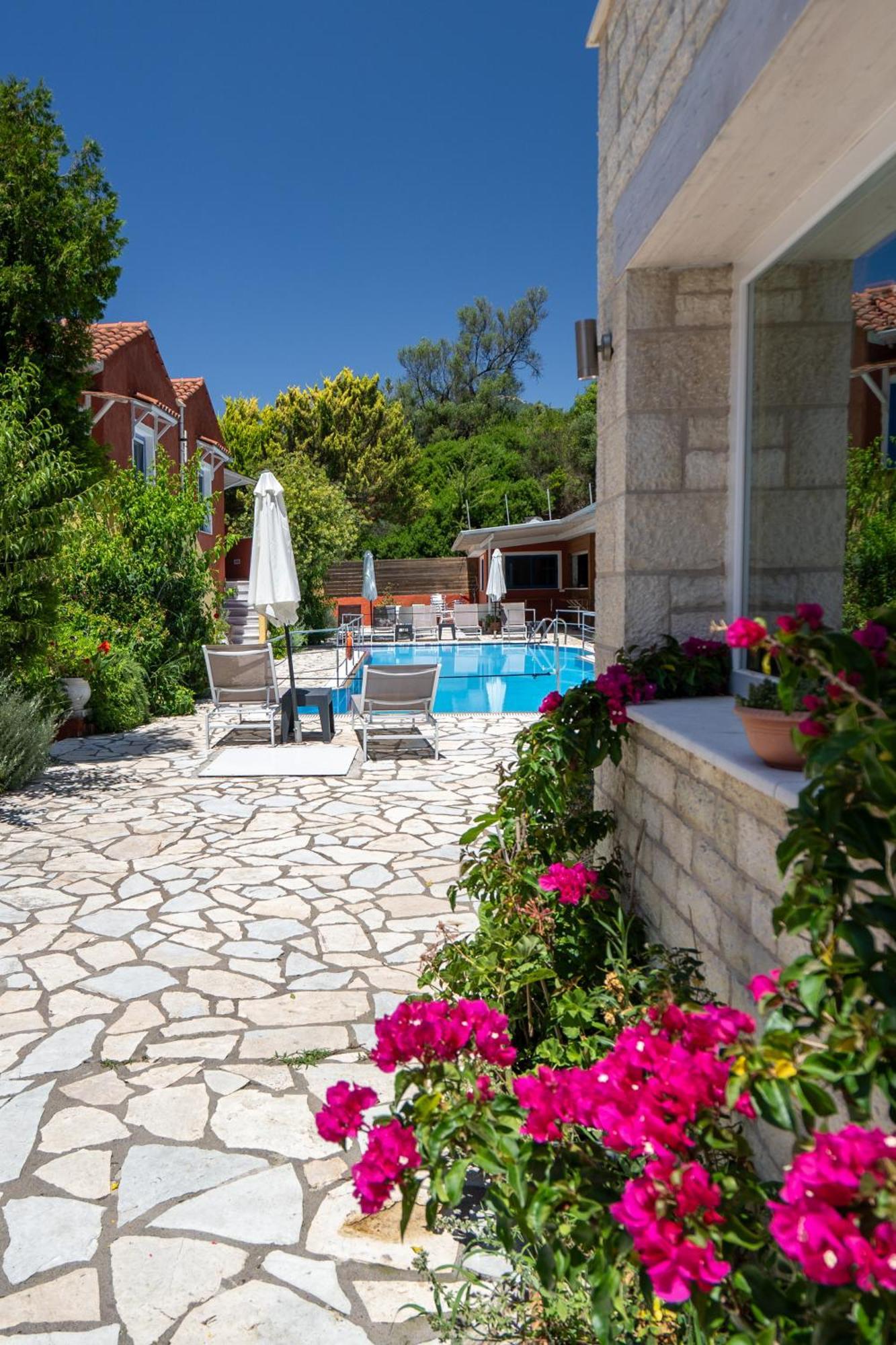 Vliho Bay Boutique Hotel Yénion Dış mekan fotoğraf