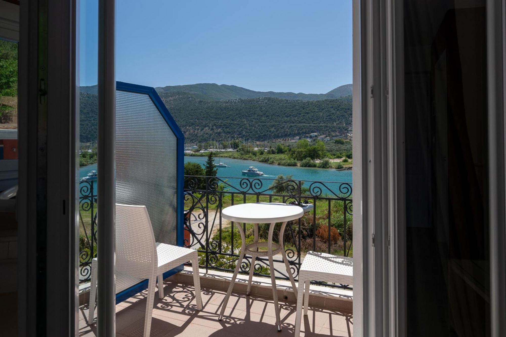 Vliho Bay Boutique Hotel Yénion Oda fotoğraf